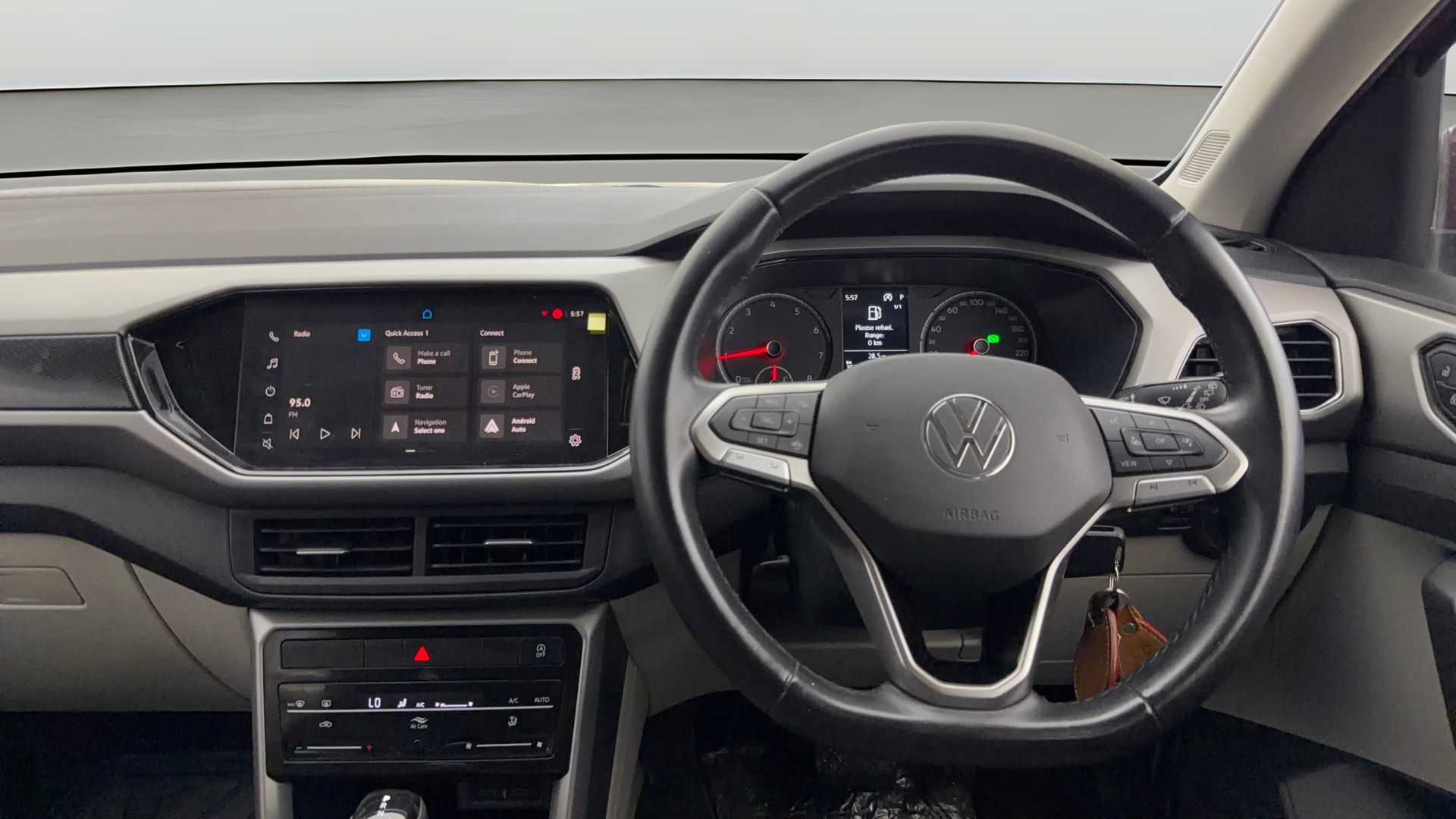 View 2024 Volkswagen Taigun 1.0 TSI Highline AT Image 13 Used 2024 Volkswagen Taigun 1.0 TSI Highline AT Image 13