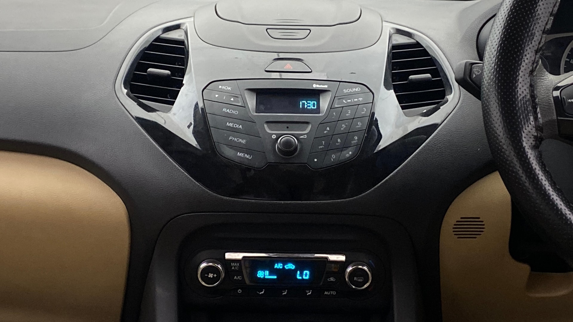 View 2017 Ford Figo Aspire 1.2P Ambiente MT BS IV Image 17 Used 2017 Ford Figo Aspire 1.2P Ambiente MT BS IV Image 17