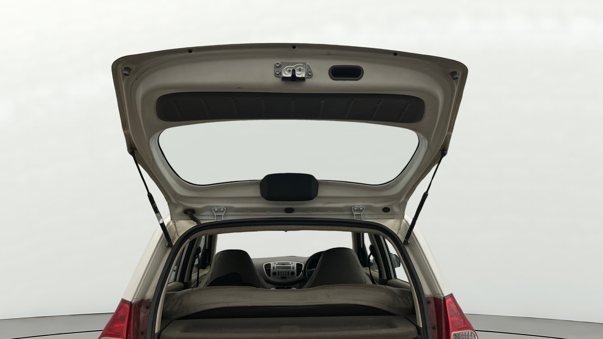 View 2014 Hyundai i10 1.2 Asta MT Image 16 Used 2014 Hyundai i10 1.2 Asta MT Image 16