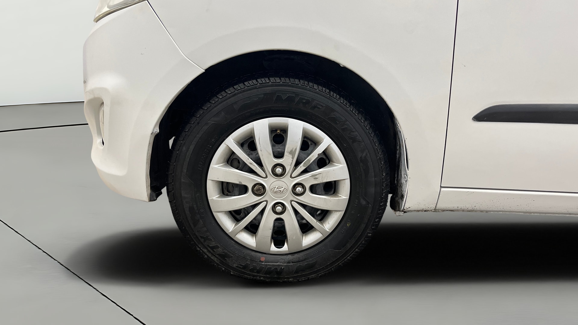 View 2014 Hyundai i10 1.2 Asta MT Image 27 Used 2014 Hyundai i10 1.2 Asta MT Image 27