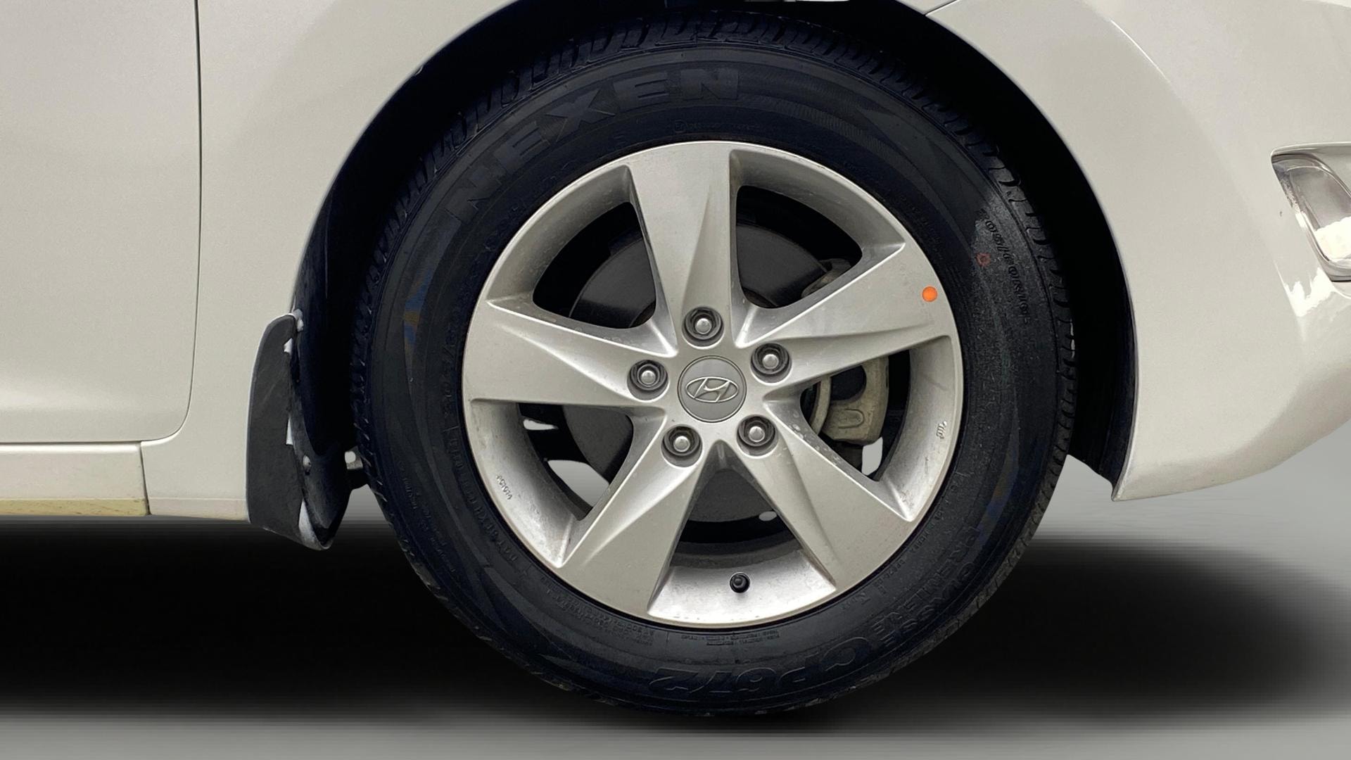 View 2013 Hyundai Elantra 1.6 CRDi S Image 42 Used 2013 Hyundai Elantra 1.6 CRDi S Image 42