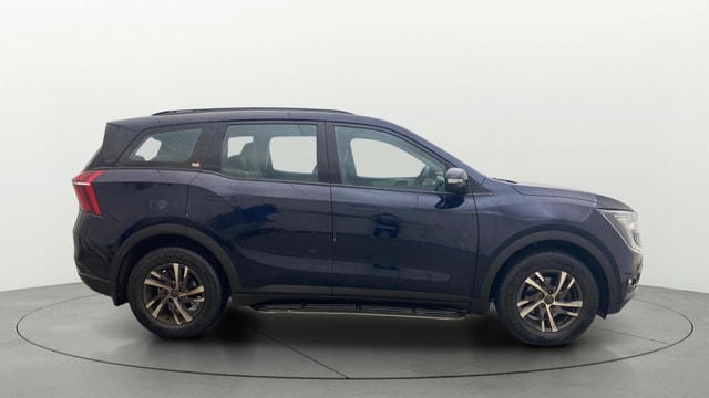 View Mahindra XUV700 Image 8 Used Mahindra XUV700 Image 8