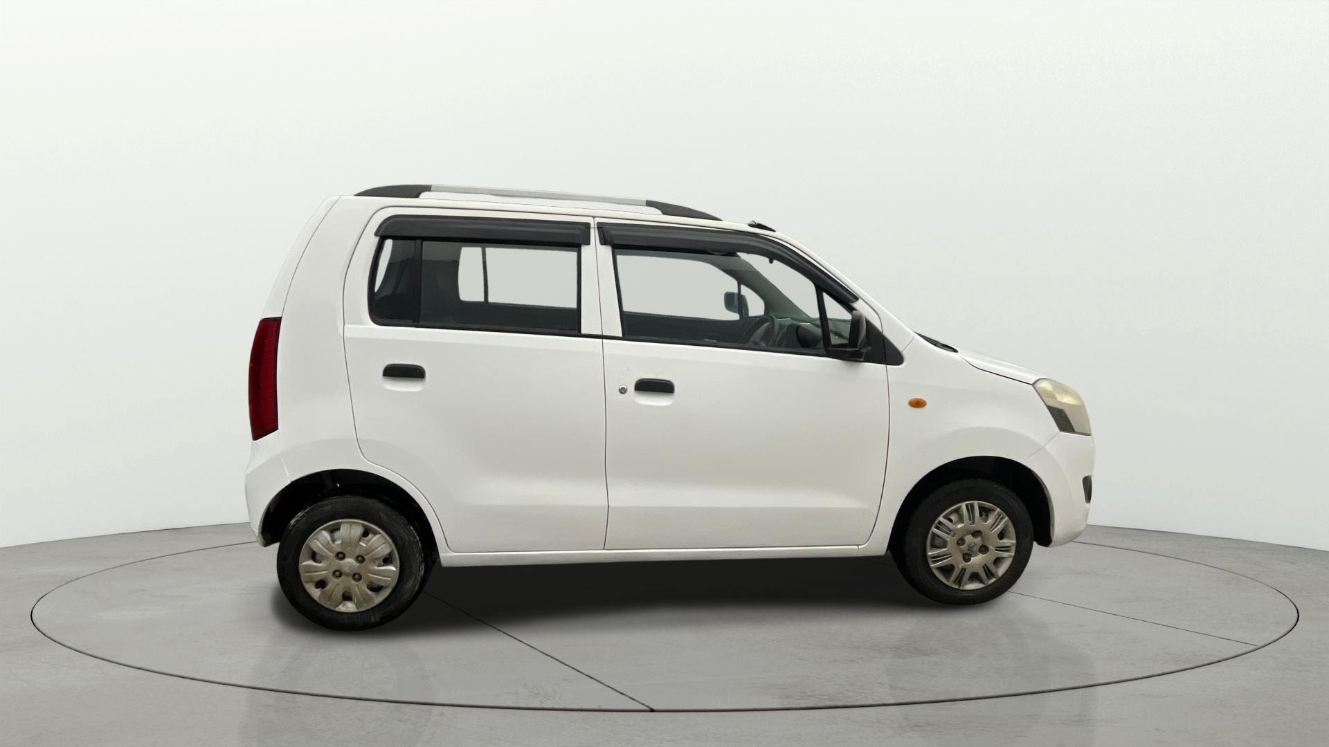 View 2015 Maruti Suzuki 1000 Base Variant Image 25 Used 2015 Maruti Suzuki 1000 Base Variant Image 25