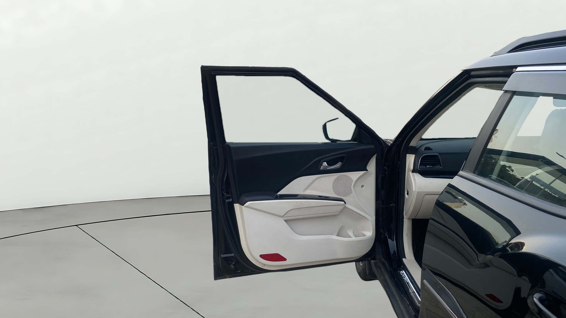 View 2024 Mahindra XUV 3XO AX5L 1.2 TGDi Image 39 Used 2024 Mahindra XUV 3XO AX5L 1.2 TGDi Image 39