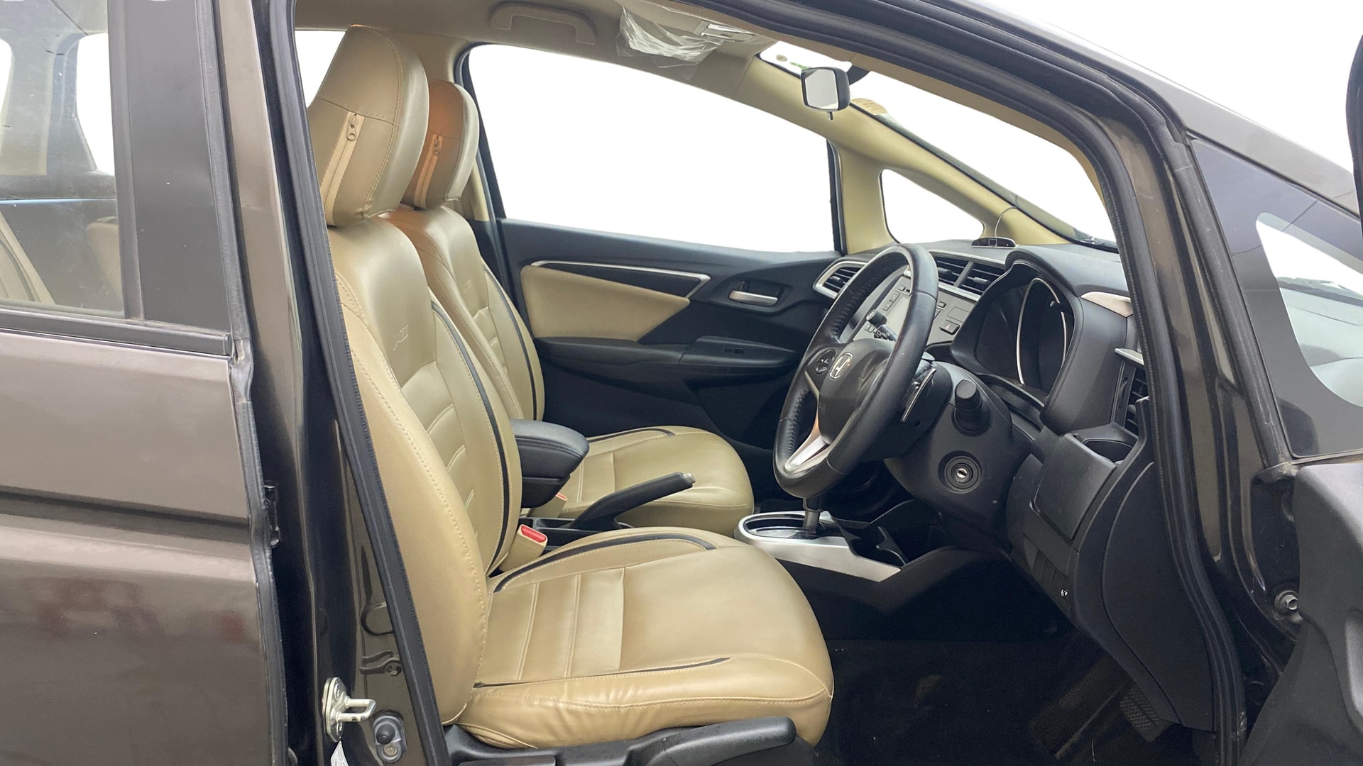 View 2016 Honda Jazz E MT Diesel Image 25 Used 2016 Honda Jazz E MT Diesel Image 25