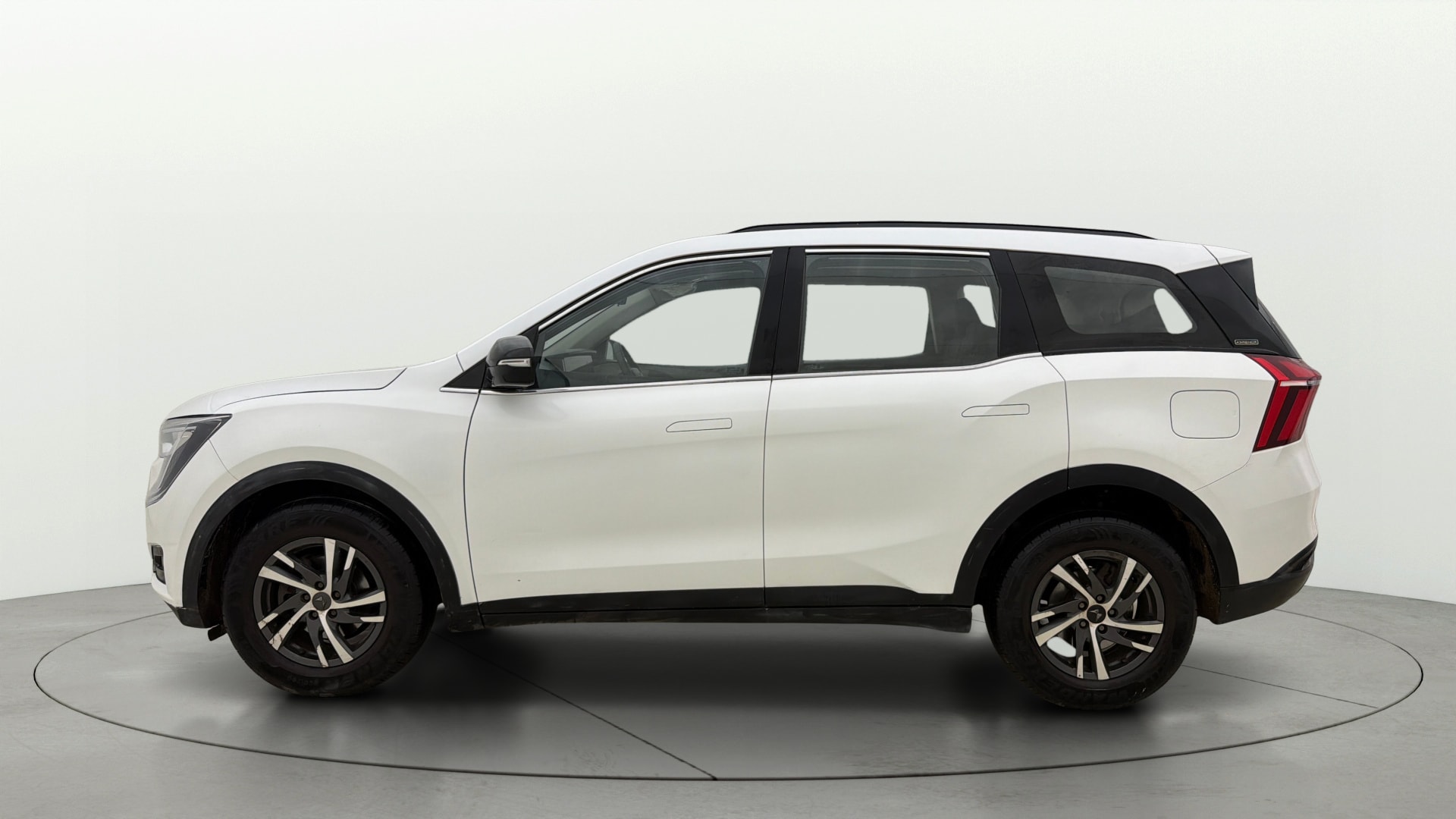Used 2022 Mahindra XUV700 Used 2022 Mahindra XUV700