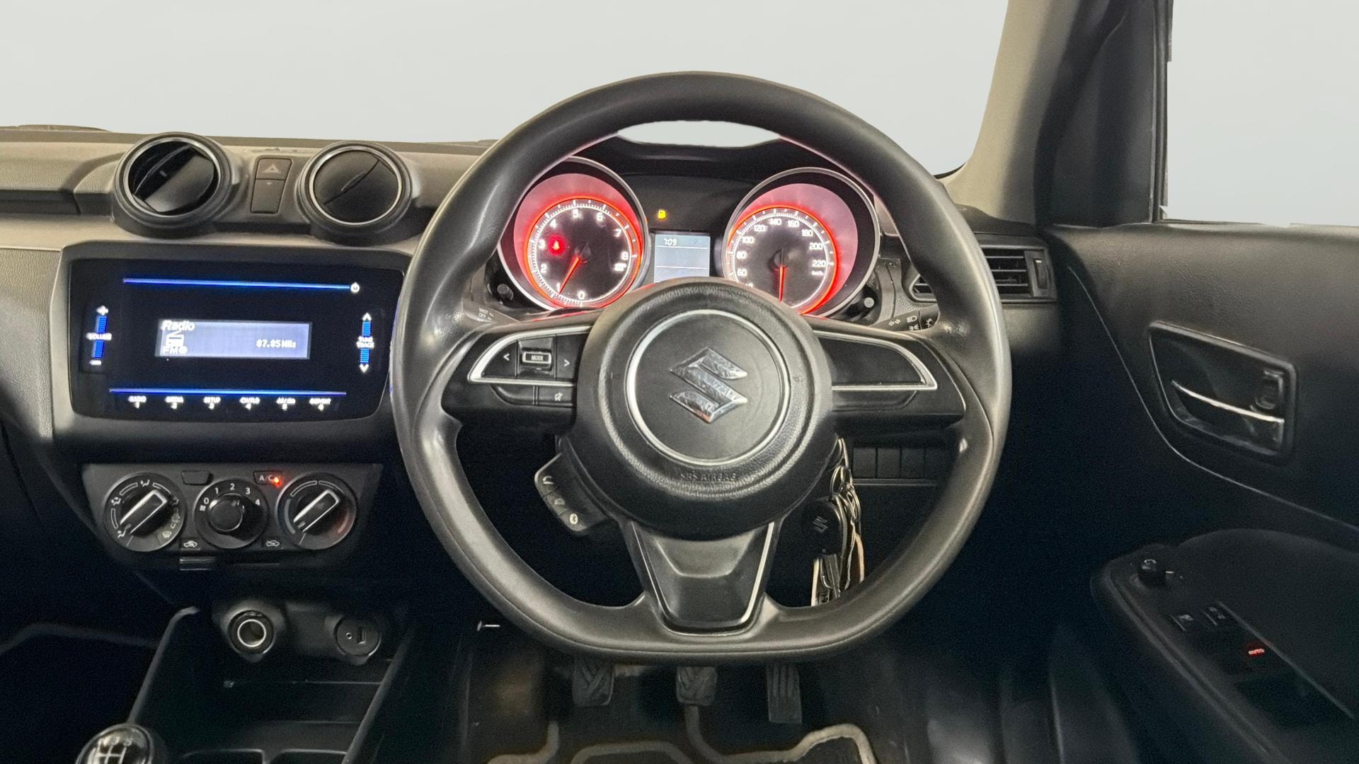 View 2022 Maruti Suzuki 1000 Base Variant Image 20 Used 2022 Maruti Suzuki 1000 Base Variant Image 20