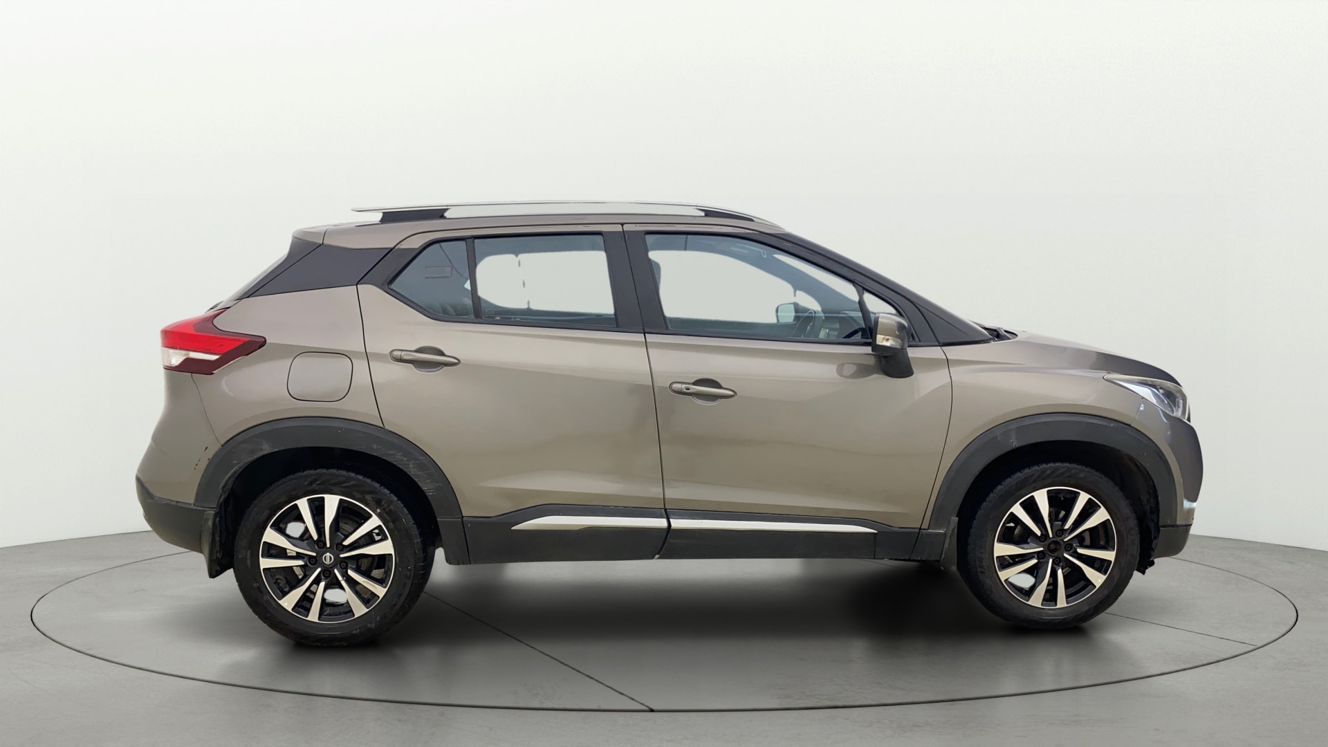 View 2021 Nissan Kicks 1.3 Turbo XV CVT Image 8 Used 2021 Nissan Kicks 1.3 Turbo XV CVT Image 8