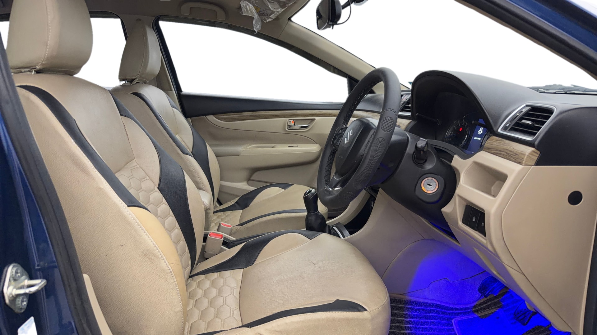 View 2019 Maruti Suzuki 1000 Base Variant Image 27 Used 2019 Maruti Suzuki 1000 Base Variant Image 27