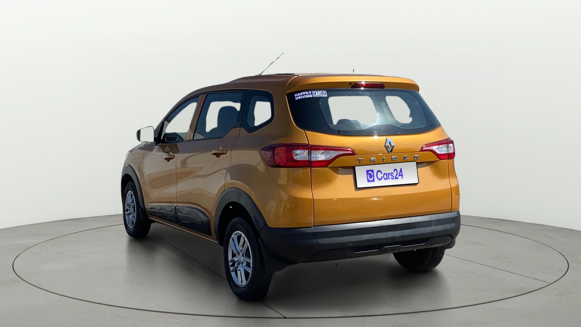 View 2021 Renault Triber RXE Image 2 Used 2021 Renault Triber RXE Image 2