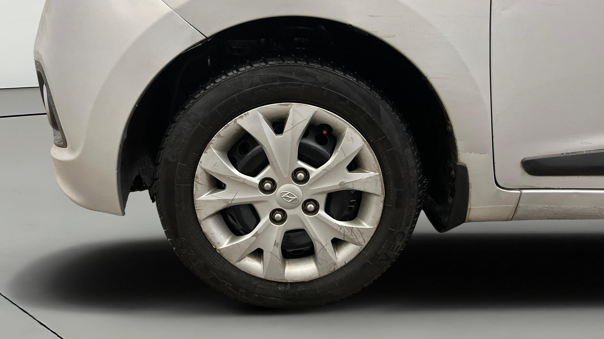 View 2015 Hyundai Grand i10 Sportz 1.2 Kappa Image 27 Used 2015 Hyundai Grand i10 Sportz 1.2 Kappa Image 27