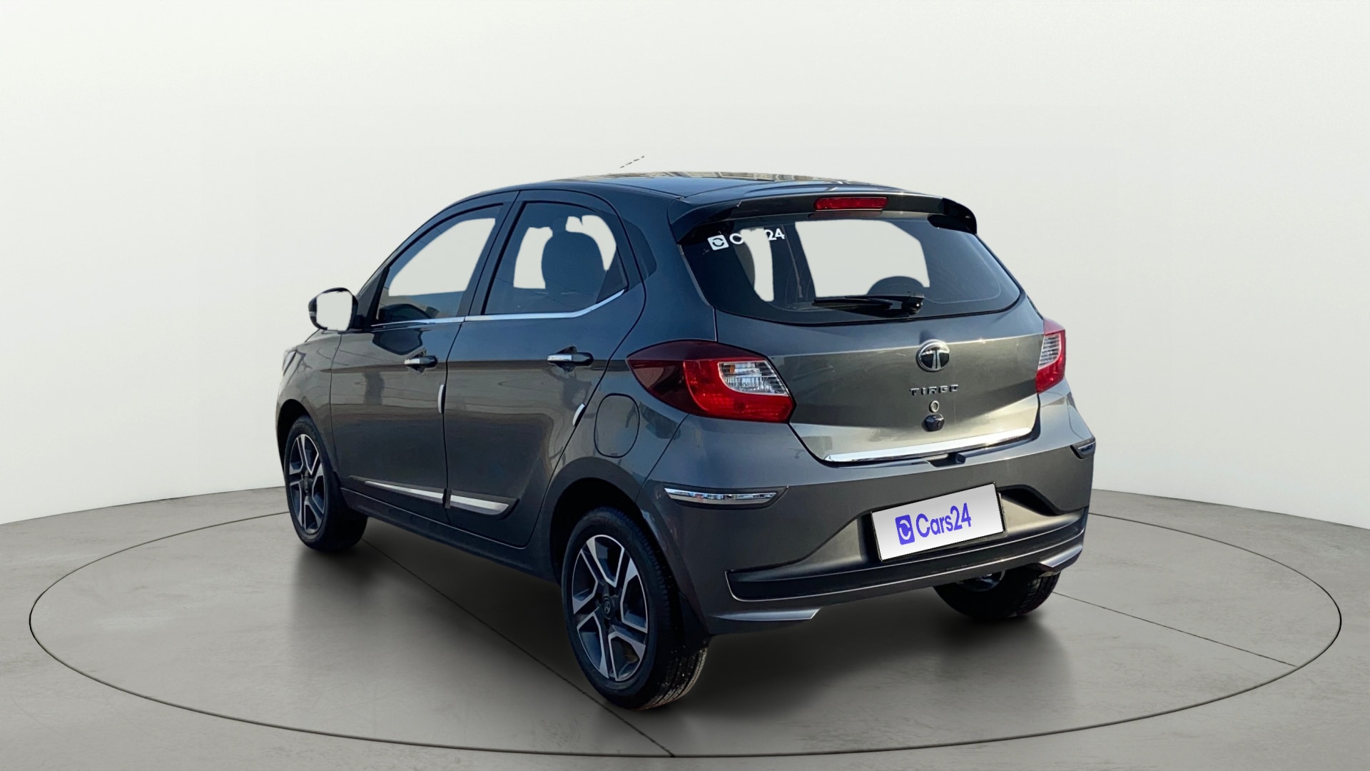 View 2024 Tata Tiago Revotorq XB Image 2 Used 2024 Tata Tiago Revotorq XB Image 2