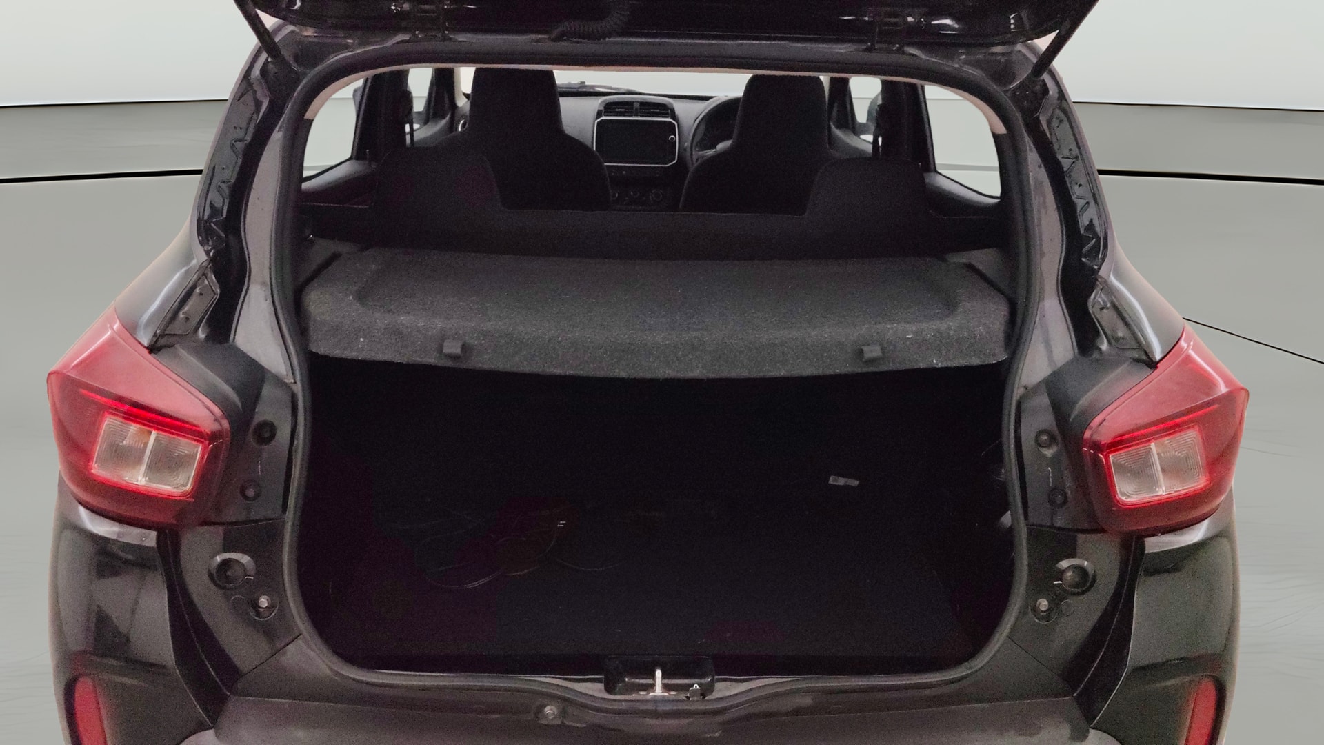 View 2023 Renault Kwid RXL 1.0 BS IV Image 37 Used 2023 Renault Kwid RXL 1.0 BS IV Image 37
