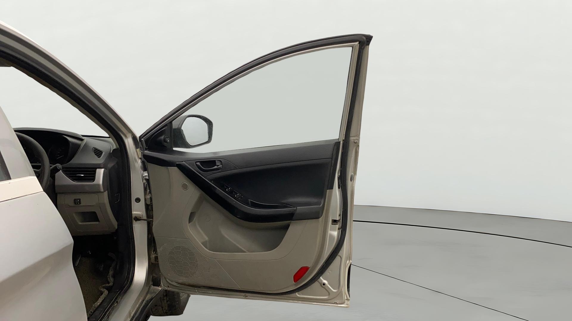 View 2018 Tata Nexon Revotron XM Image 43 Used 2018 Tata Nexon Revotron XM Image 43