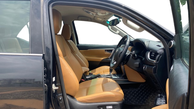 View Toyota Fortuner Image 28 Used Toyota Fortuner Image 28