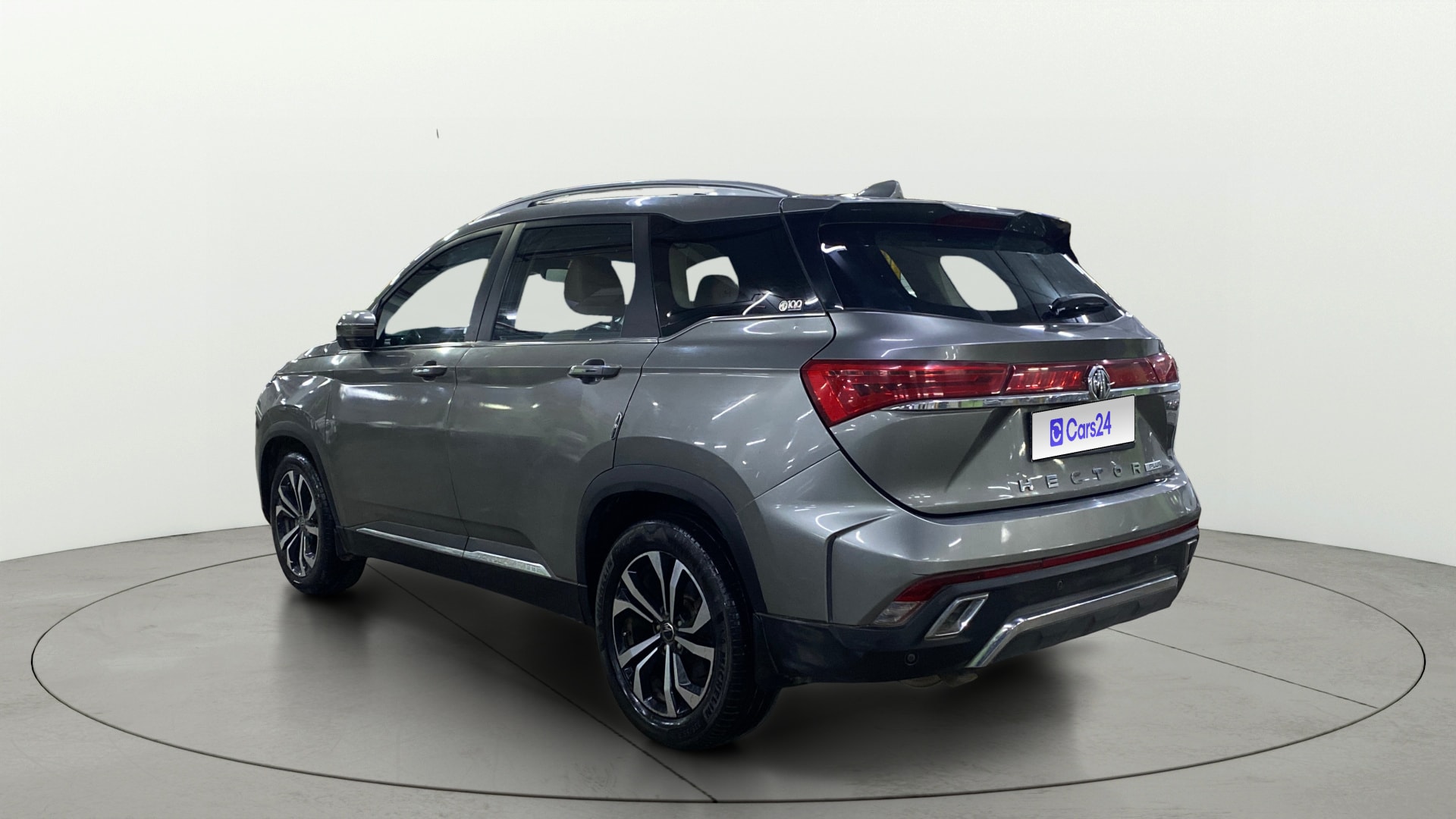 View 2024 MG Hector Plus Savvy Pro 7 Seater CVT Petrol Image 2 Used 2024 MG Hector Plus Savvy Pro 7 Seater CVT Petrol Image 2