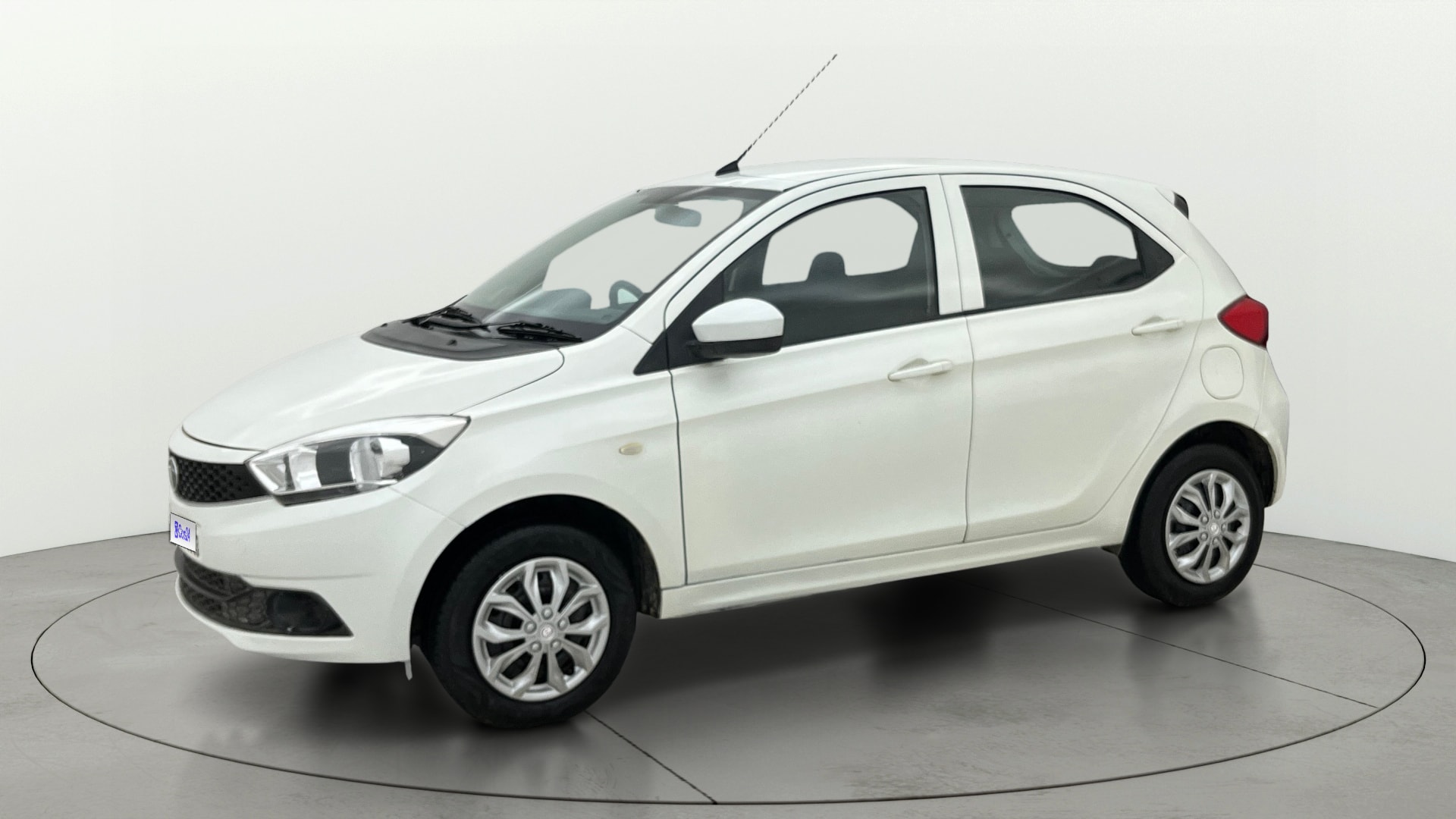 View 2017 Tata Tiago Revotorq XB Image 34 Used 2017 Tata Tiago Revotorq XB Image 34