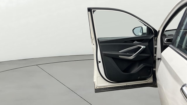 View MG Hector Image 33 Used MG Hector Image 33