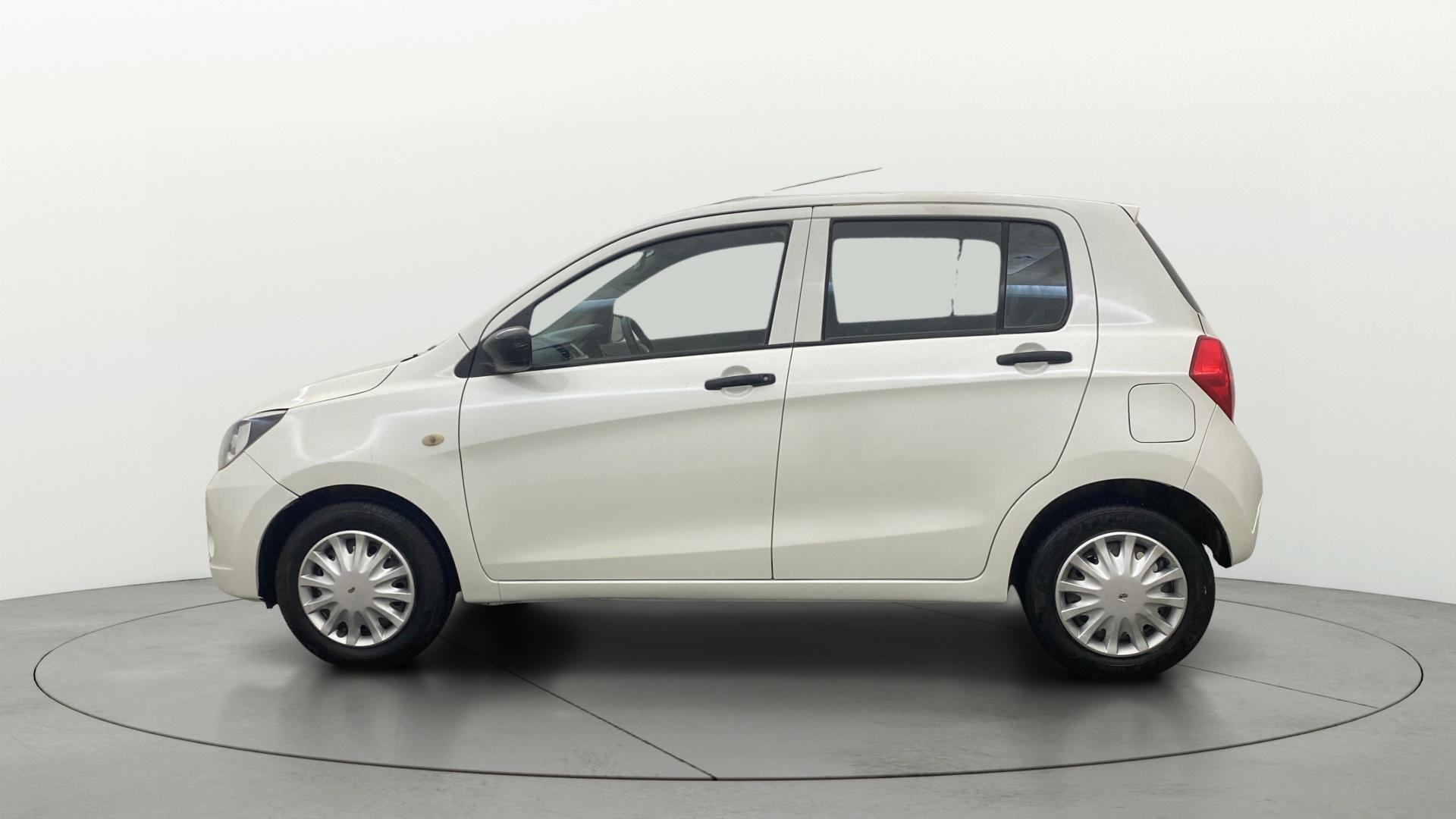 View 2015 Maruti Suzuki 1000 Base Variant Image 5 Used 2015 Maruti Suzuki 1000 Base Variant Image 5