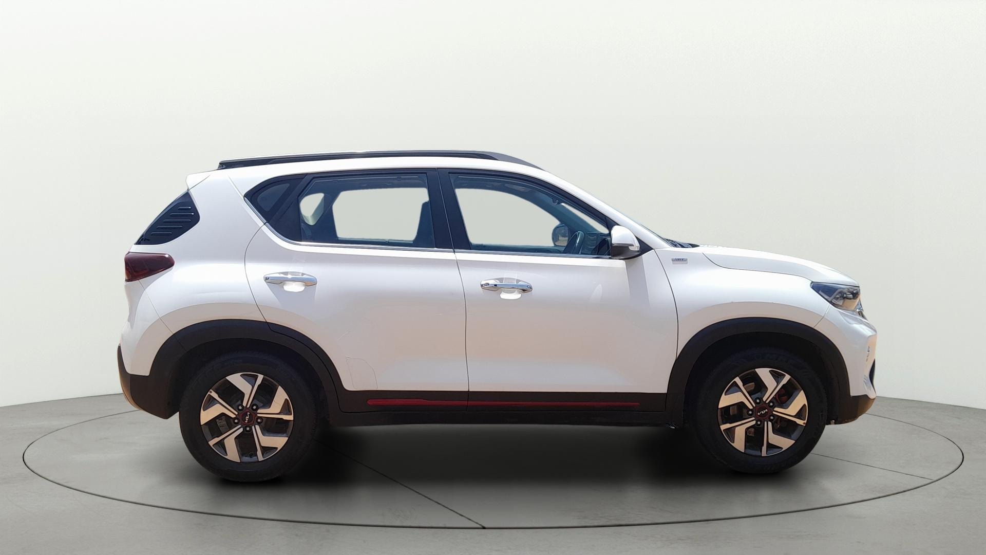 View 2022 Kia Sonet GTX Plus iMT Petrol Image 28 Used 2022 Kia Sonet GTX Plus iMT Petrol Image 28