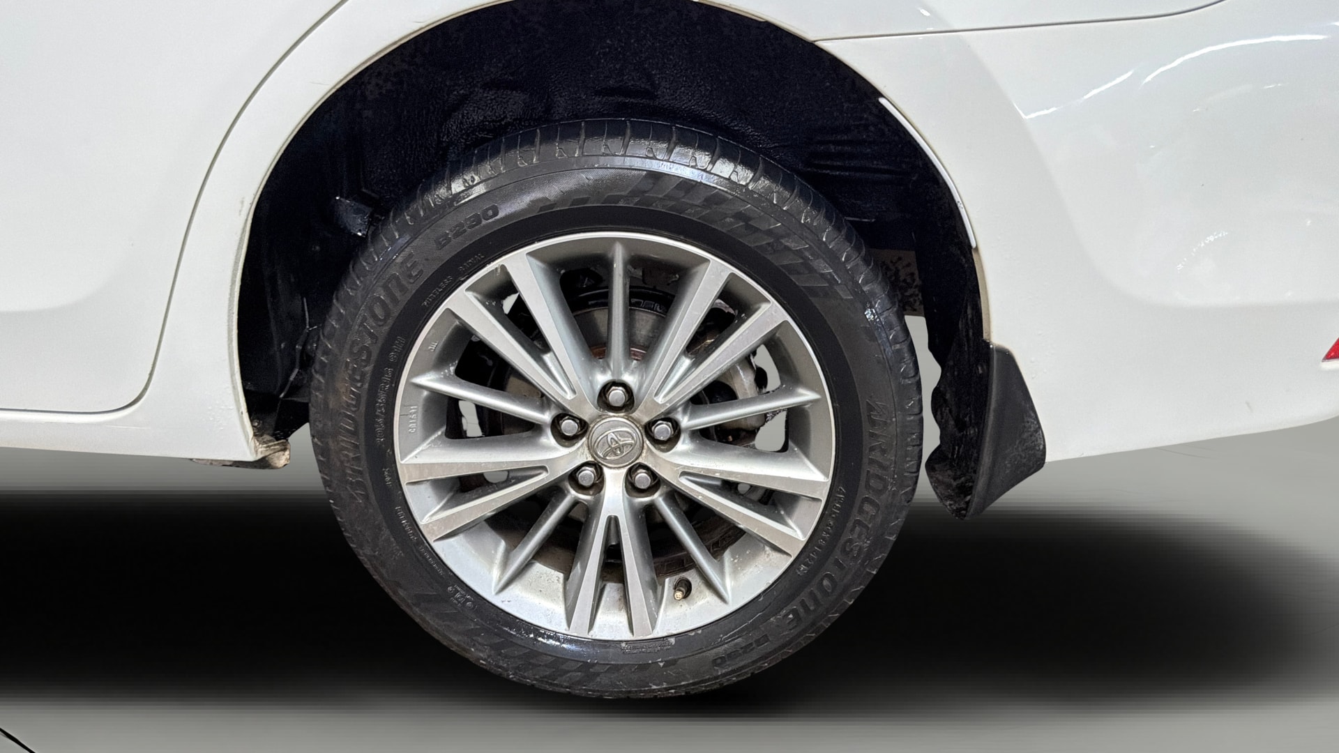 View 2015 Toyota Corolla Altis 1.8 VL AT Image 12 Used 2015 Toyota Corolla Altis 1.8 VL AT Image 12