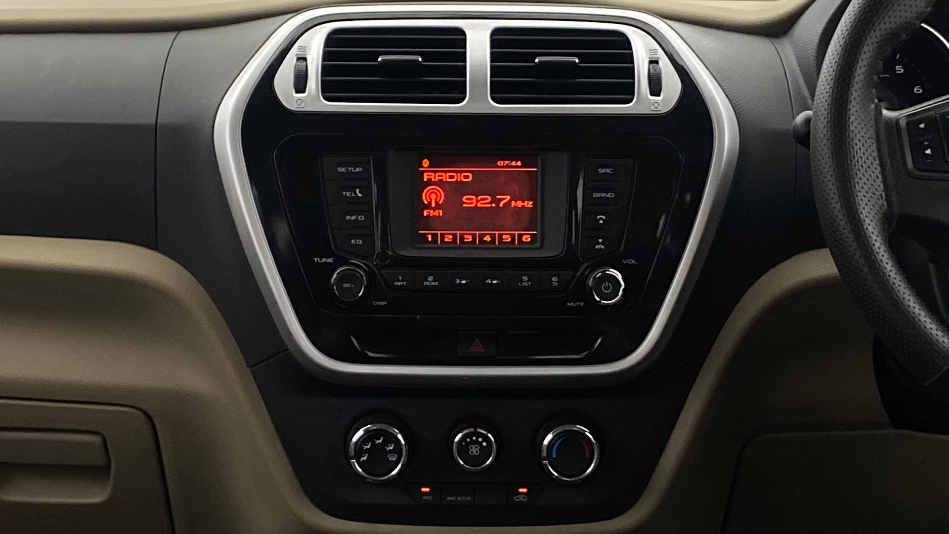 Used 2015 Mahindra TUV300 Used 2015 Mahindra TUV300
