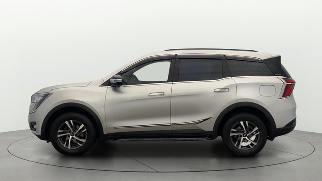 View Mahindra XUV700 Image 5 Used Mahindra XUV700 Image 5