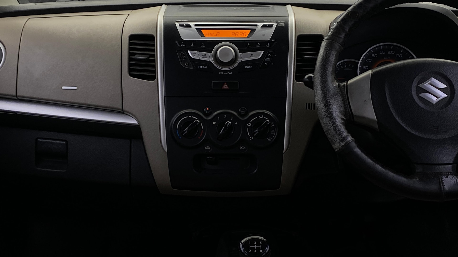 View 2015 Maruti Suzuki 1000 Base Variant Image 17 Used 2015 Maruti Suzuki 1000 Base Variant Image 17