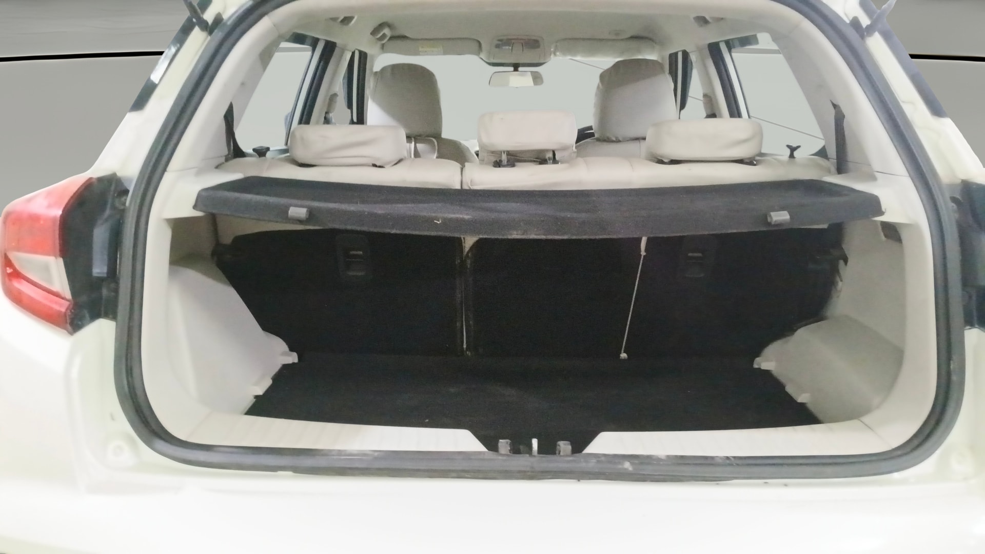 View 2020 Mahindra XUV300 W4 Petrol BS IV Image 41 Used 2020 Mahindra XUV300 W4 Petrol BS IV Image 41