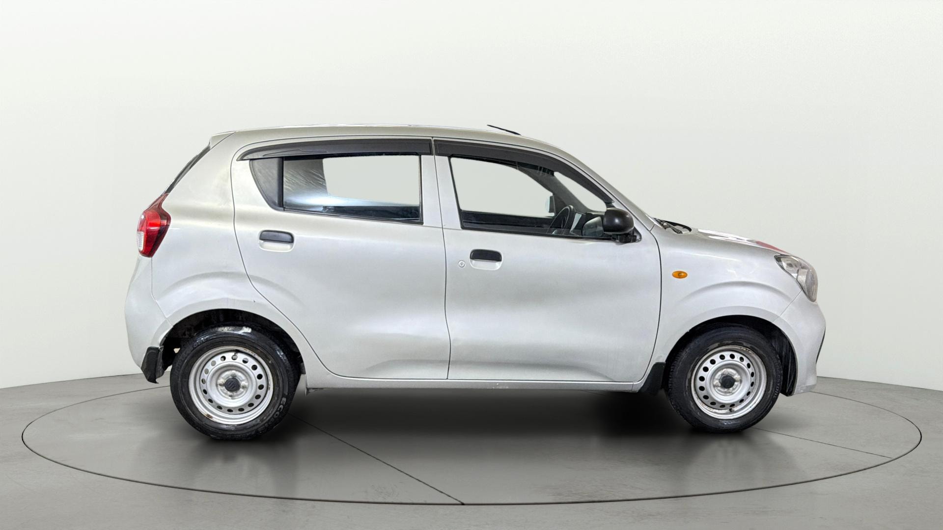 View 2022 Maruti Suzuki 1000 Base Variant Image 8 Used 2022 Maruti Suzuki 1000 Base Variant Image 8