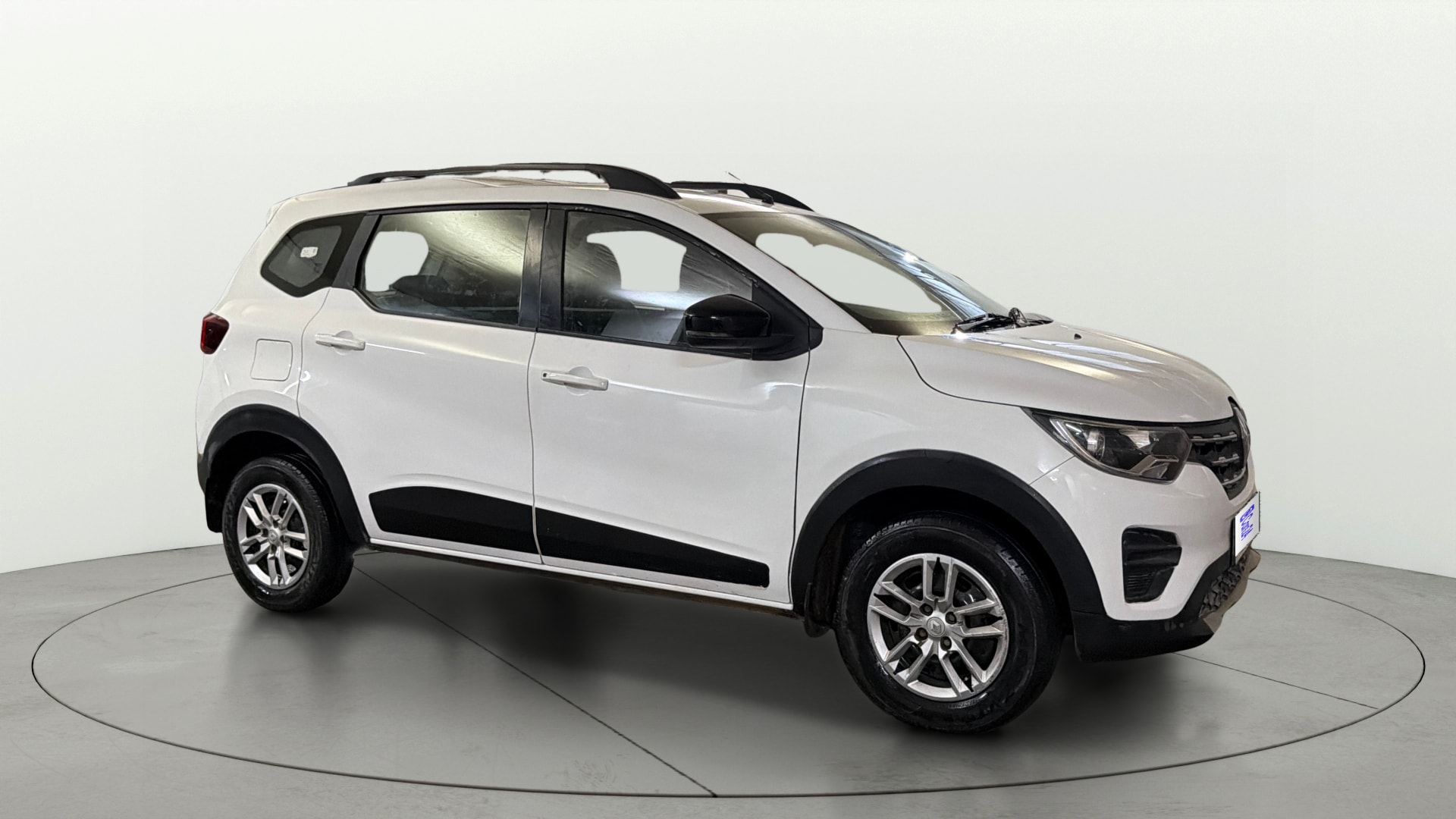 View 2021 Renault Triber RXT Image 36 Used 2021 Renault Triber RXT Image 36