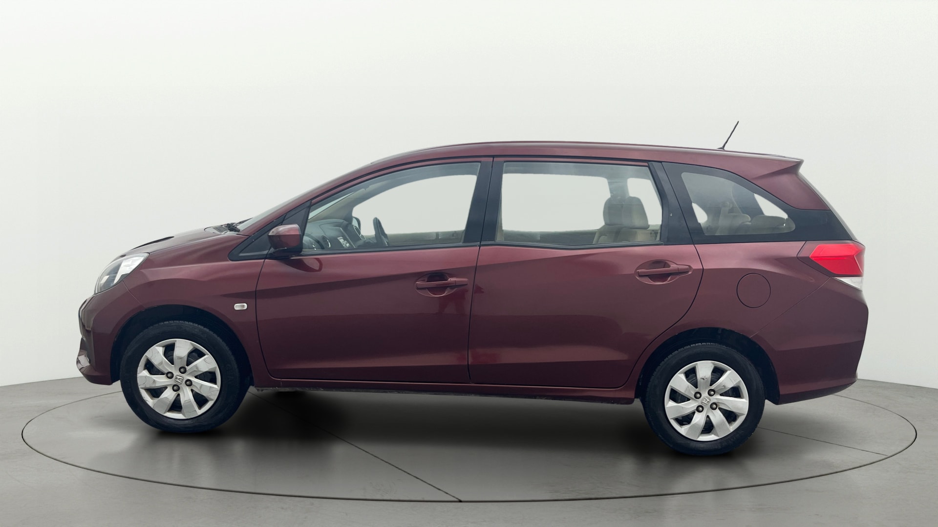 View 2014 Honda Mobilio E Diesel Image 5 Used 2014 Honda Mobilio E Diesel Image 5