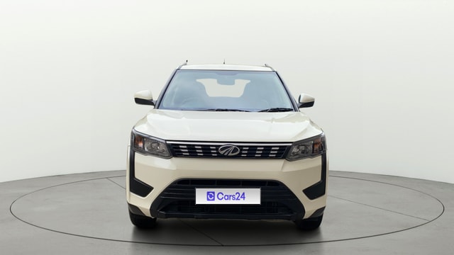 View Mahindra XUV300 Image 1 Used Mahindra XUV300 Image 1