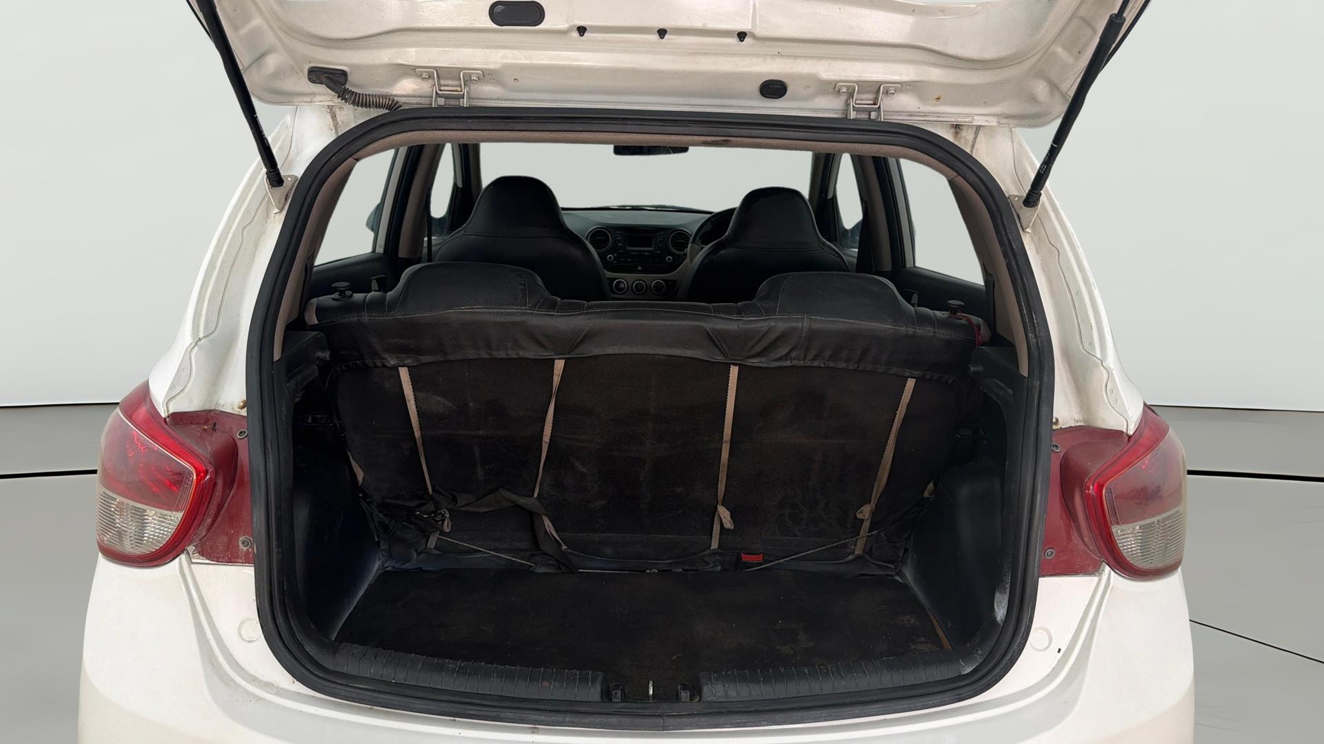 View 2014 Hyundai Grand i10 Sportz 1.2 Kappa Image 38 Used 2014 Hyundai Grand i10 Sportz 1.2 Kappa Image 38