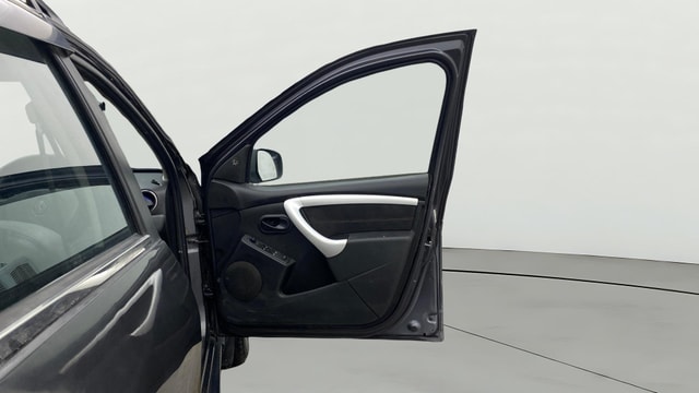 View Renault Duster Image 45 Used Renault Duster Image 45