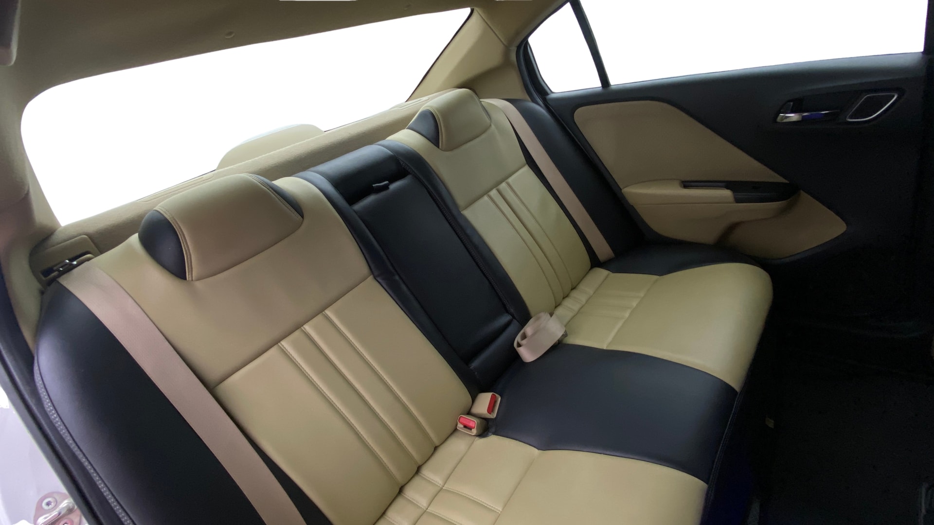 View 2021 Honda City ZX MT Diesel Anniversary Edition Image 30 Used 2021 Honda City ZX MT Diesel Anniversary Edition Image 30