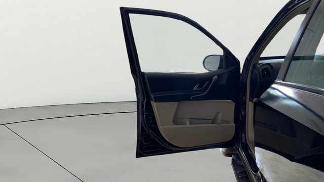 View Mahindra XUV500 Image 32 Used Mahindra XUV500 Image 32