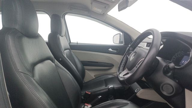 View Renault Triber Image 18 Used Renault Triber Image 18