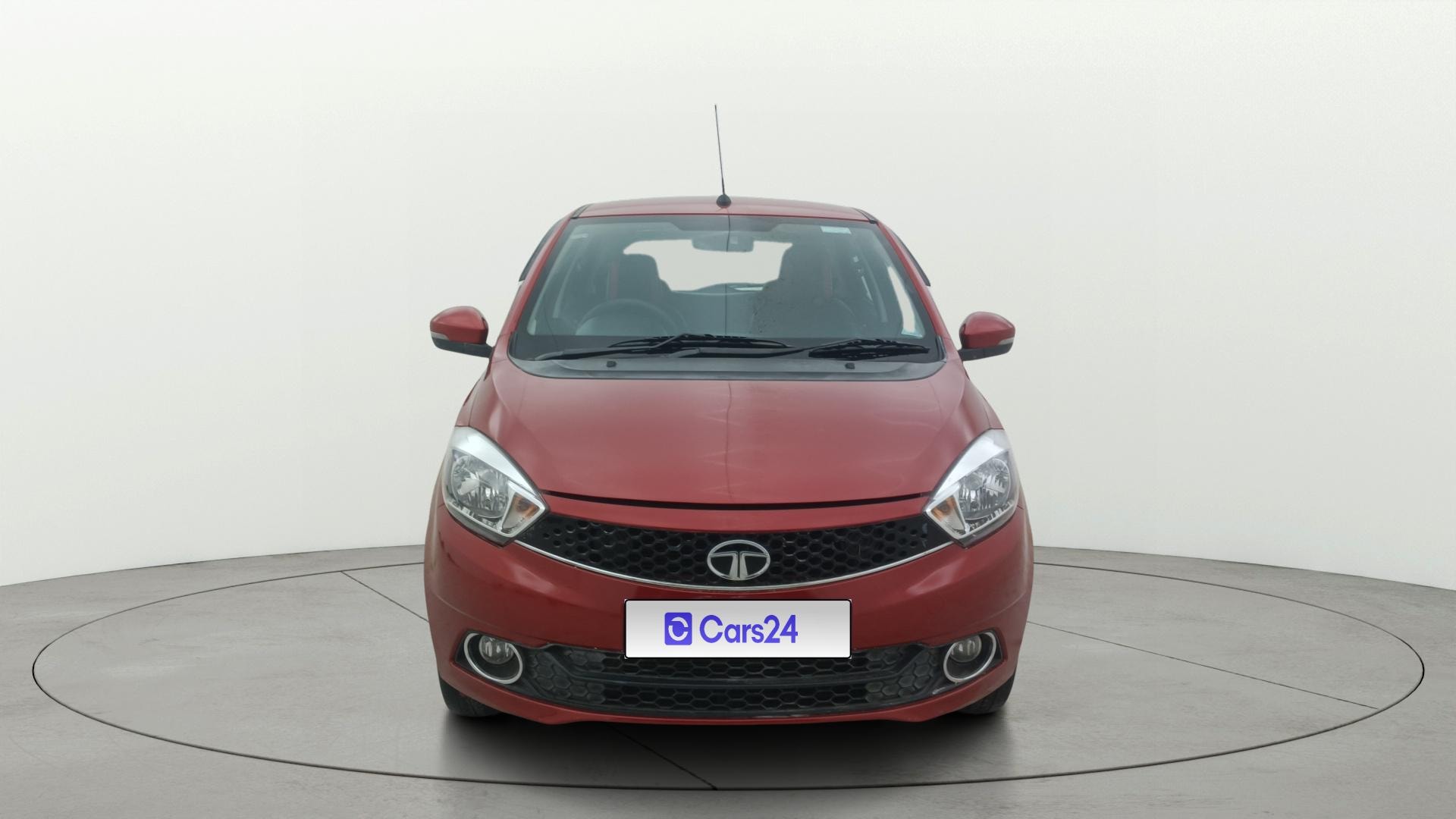 View 2018 Tata Tiago Revotorq XB Image 1 Used 2018 Tata Tiago Revotorq XB Image 1
