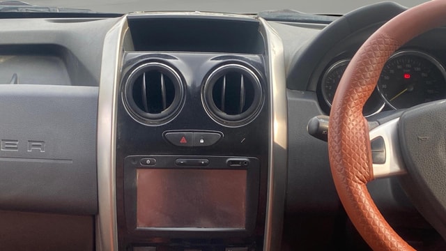 View Renault Duster Image 17 Used Renault Duster Image 17