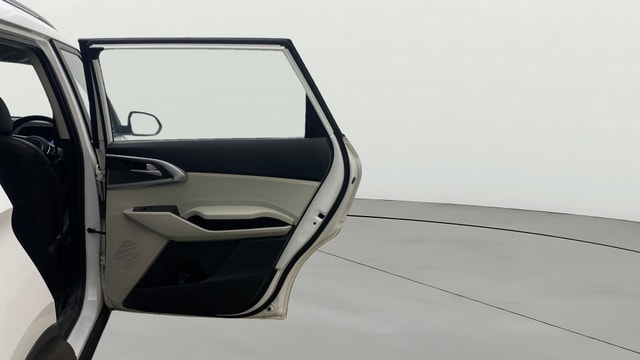 View Kia Carens Image 8 Used Kia Carens Image 8