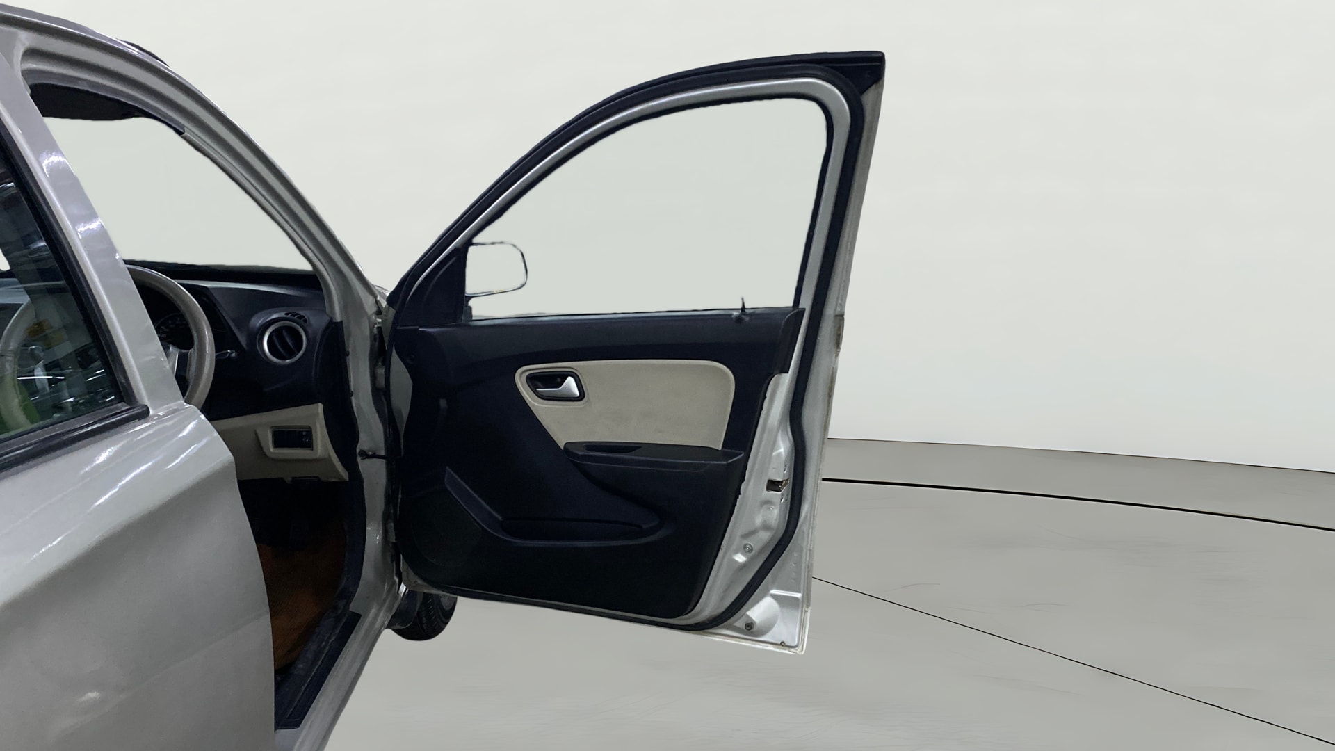 View 2020 Maruti Suzuki 1000 Base Variant Image 45 Used 2020 Maruti Suzuki 1000 Base Variant Image 45