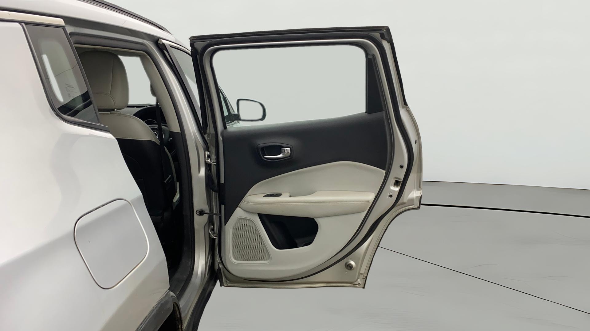 View 2020 Jeep Compass Longitude Plus Petrol Image 6 Used 2020 Jeep Compass Longitude Plus Petrol Image 6