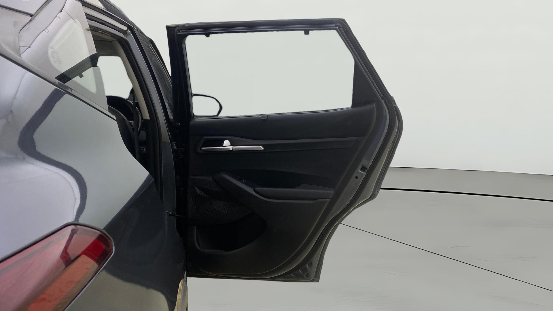 View 2019 Kia Seltos Smartstream G1.5 6MT HTK Plus Image 8 Used 2019 Kia Seltos Smartstream G1.5 6MT HTK Plus Image 8