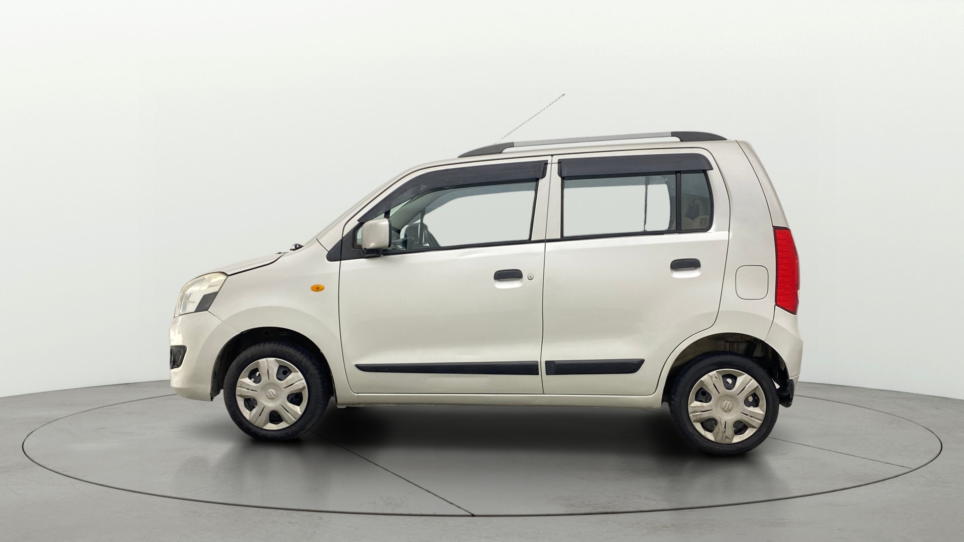 View 2018 Maruti Suzuki 1000 Base Variant Image 5 Used 2018 Maruti Suzuki 1000 Base Variant Image 5