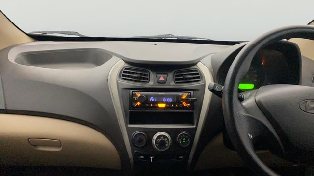 View Hyundai EON Image 17 Used Hyundai EON Image 17