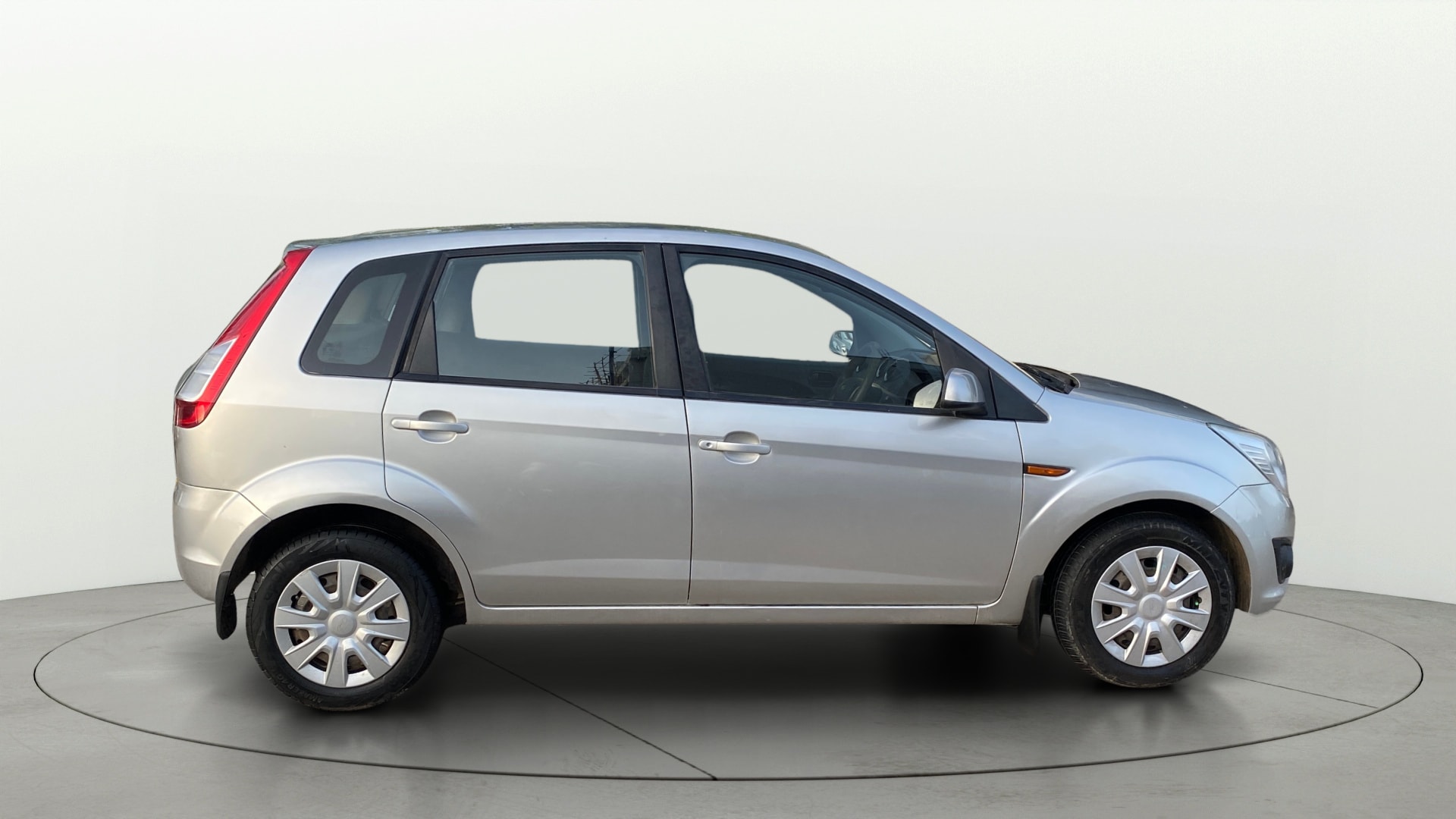 View 2013 Ford Figo 1.2P Ambiente MT BS IV Image 8 Used 2013 Ford Figo 1.2P Ambiente MT BS IV Image 8