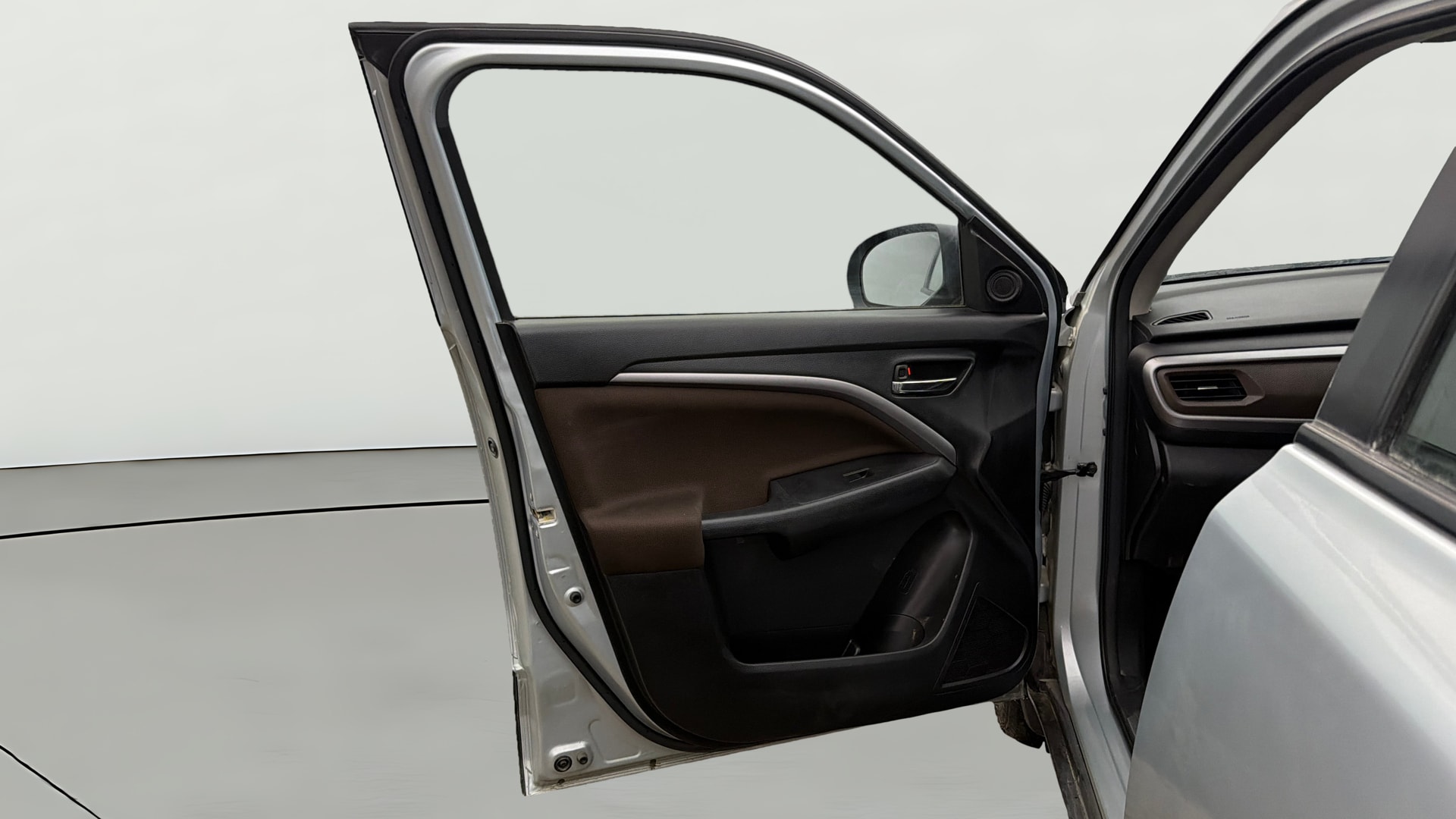 View 2023 Maruti Suzuki 1000 Base Variant Image 33 Used 2023 Maruti Suzuki 1000 Base Variant Image 33