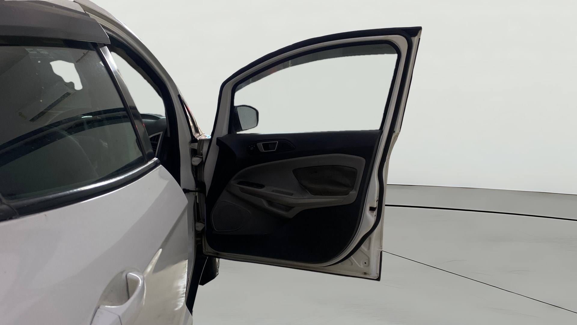 View 2016 Ford EcoSport 1.5 TDCi Diesel Ambiente BS IV Image 44 Used 2016 Ford EcoSport 1.5 TDCi Diesel Ambiente BS IV Image 44