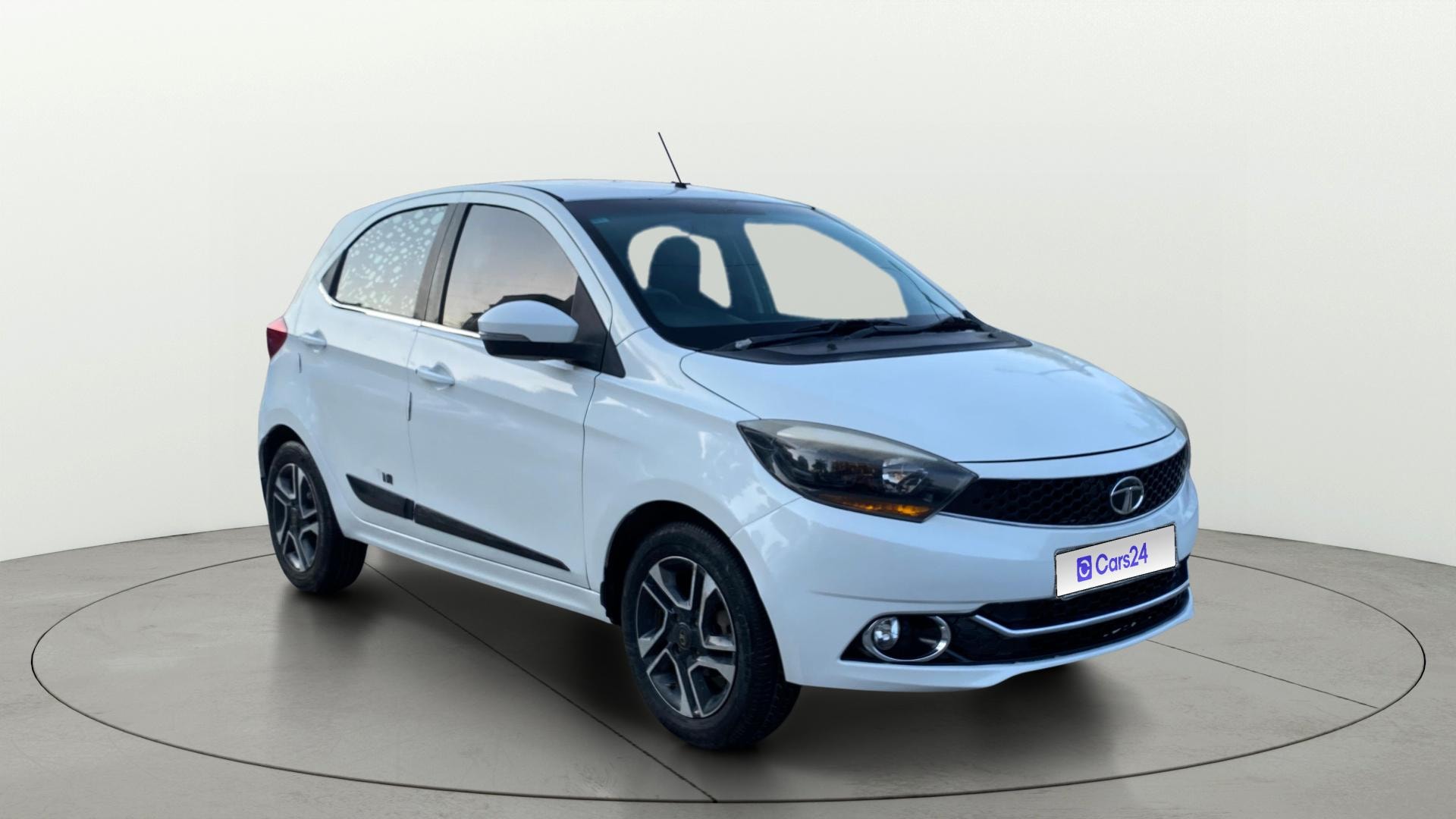 View 2019 Tata Tiago Revotorq XB Image 22 Used 2019 Tata Tiago Revotorq XB Image 22
